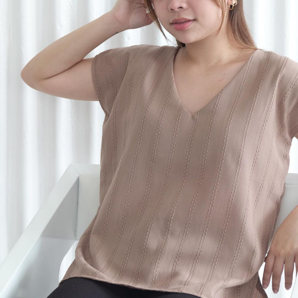 HTP Continuous Sleeve V-Neck Top