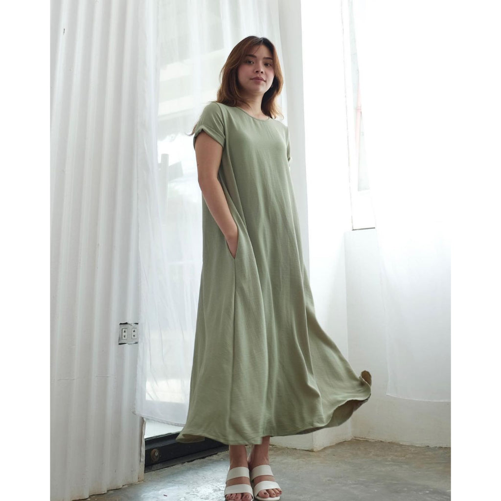 HTP Crinkle Maxi Zip Pockets Dress