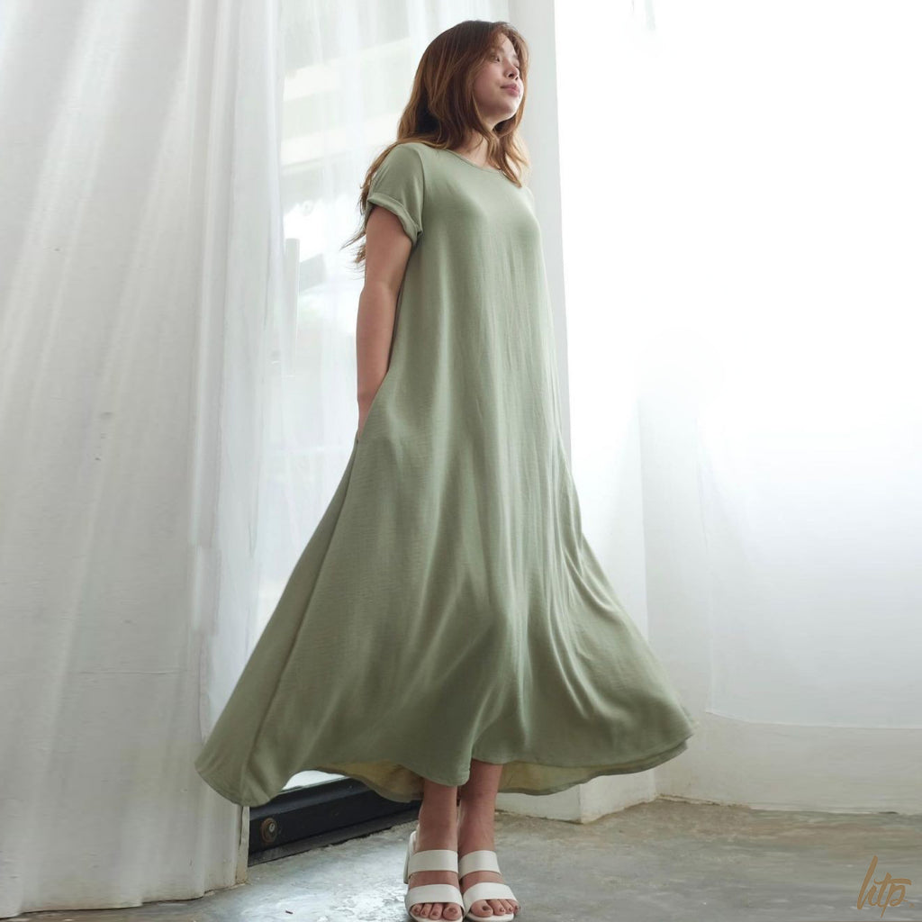 HTP Crinkle Maxi Zip Pockets Dress