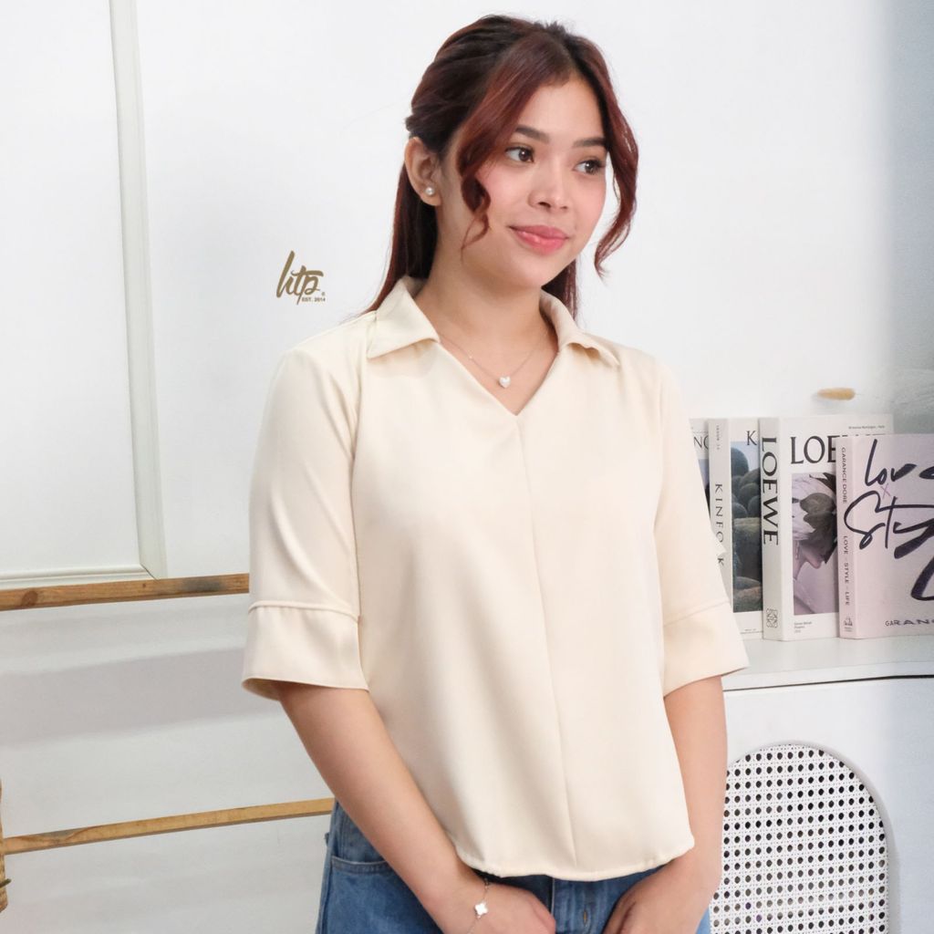 HTP 3/4 Collared V-Neck Top