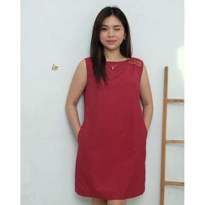 HTP Sleeveless Lace Shift Dress